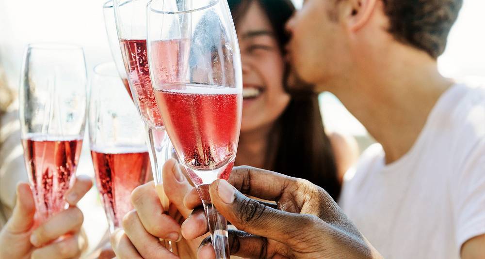 Her finner du gode alternativer til rosa champagne
