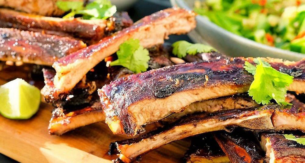 Grill spareribs med chilikaramell