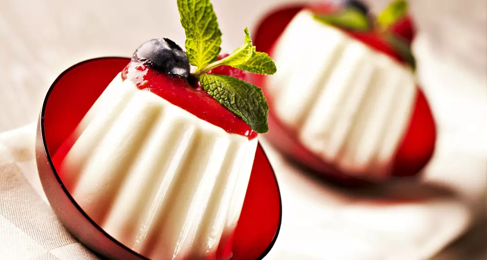 Panna Cotta med bærsaus
