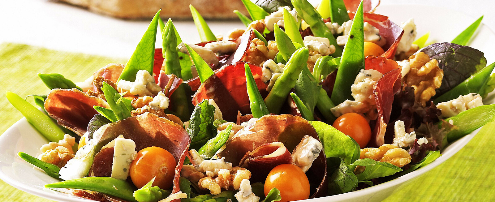 Salat med fenalår og blåmuggost