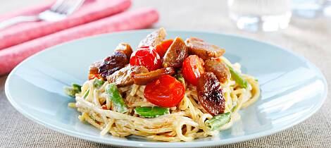 Har du medisterpølse, har du det som trengs til en herlig pastarett som denne