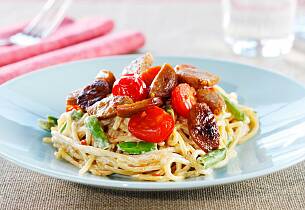 Har du medisterpølse, har du det som trengs til en herlig pastarett som denne