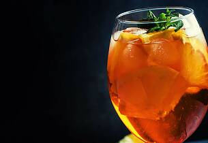 Lag en julevri på favorittdrink nummer en