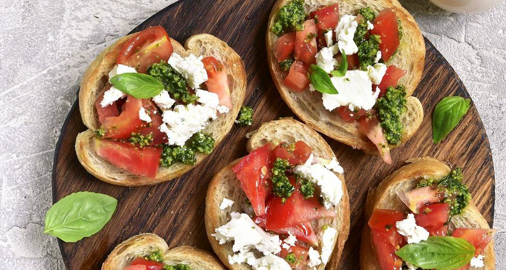 Bruschetta med aromatomater og salatost