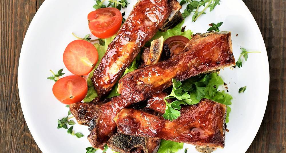 Honningstekt spareribs med svisker