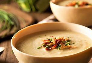 Prøv en varm og smaksrik potetsuppe