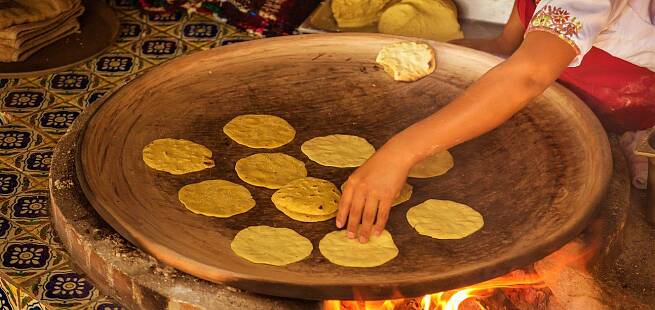 Hjemmelaget tortillas med masa harina - et maismel