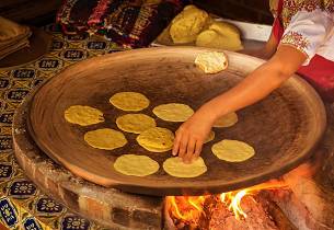 Hjemmelaget tortillas med masa harina - et maismel