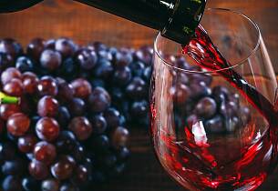 Lær alt om hvorfor de beste vinene fra Burgund er så ettertraktet - selvsagt får du smake dem både i rødt og hvitt