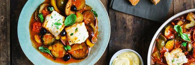 Server denne smaksrike fiskegryten på kvinnedagen