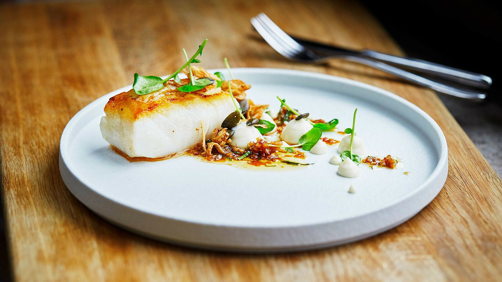 Skrei eller torsk med blomkålkrem og brunet smør