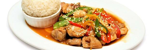 Sursøt wok lager du enkelt hjemme