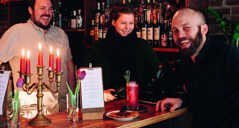 Cocktails med noe attåt og karaoke for lukkede dører. Det er oppskriften for Bergens hotteste bar akkurat nå