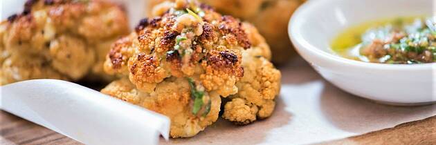 Denne måten å tilberede grønnsaker på er nærmest genial - enten du velger fennikel eller blomkål gjør tapenade susen