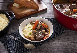 Boeuf Bourguignon med jordskokkpuré