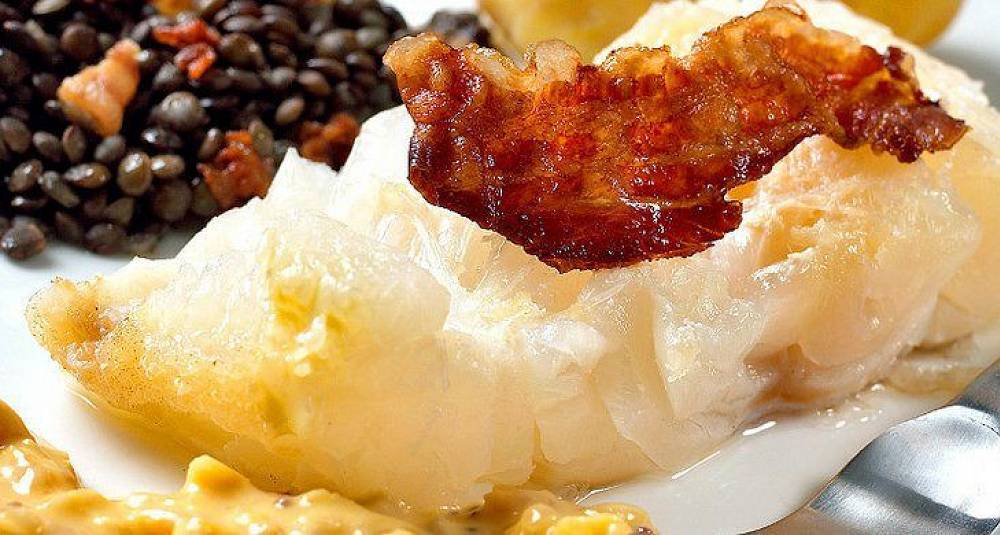 Serverer du lutefisken slik, vil garantert flere smake (og ikke bare spise bacon)