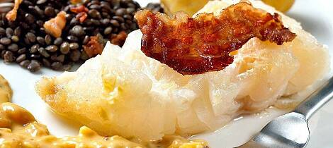Serverer du lutefisken slik, vil garantert flere smake (og ikke bare spise bacon)