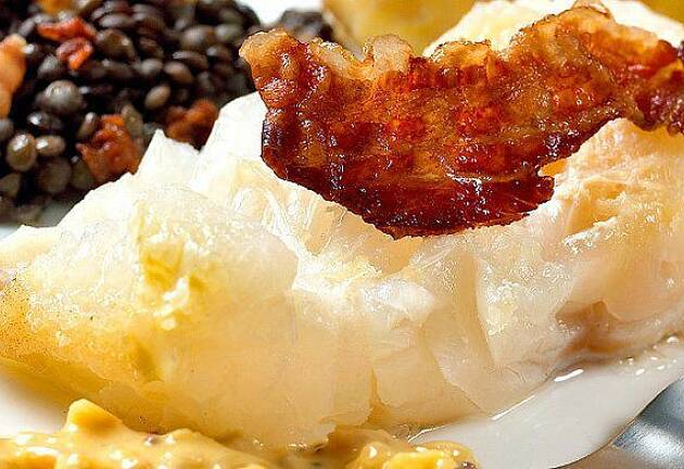 Serverer du lutefisken slik, vil garantert flere smake (og ikke bare spise bacon)