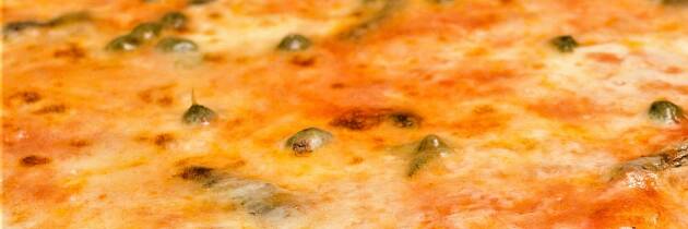 Slik lager du pizza av poteter. Det kan bli din nye favoritt