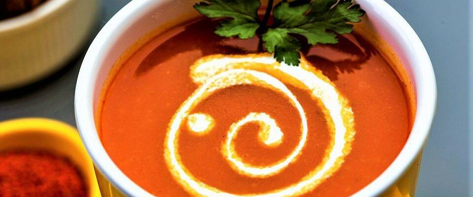 Slik gjør du tomatsuppen indisk hot - men ikke sterk