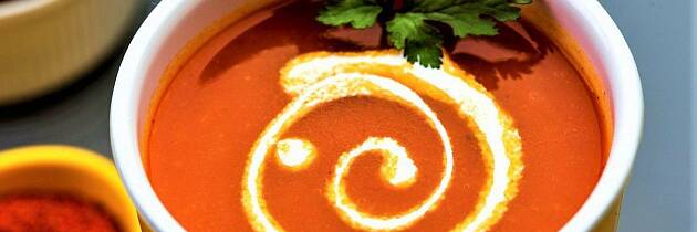 Slik gjør du tomatsuppen indisk hot - men ikke sterk