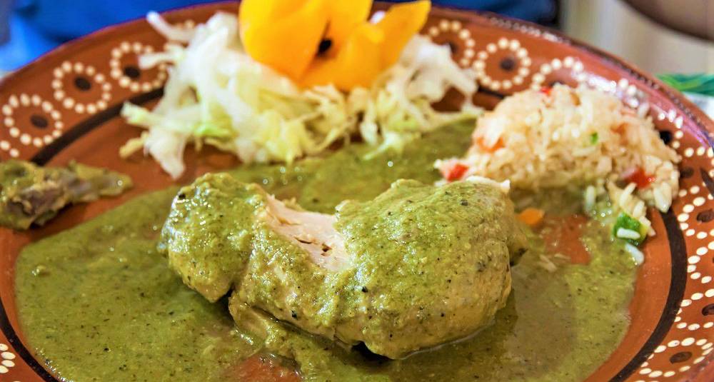 Kylling i grønn saus med mandler som i Mexico