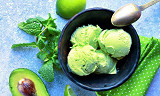 Med avocado blir iskremen rene helsekosten