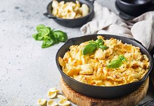 Mac 'n cheese er en fryd både for deg og barna