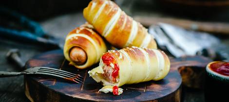 Innbakte pølser er skikkelig fredagsmoro
