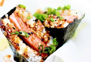 Kan du tenke deg å bruke skinke fra boks i maki-sushien? Ikke? Det gjør de med glede på Hawaii. Dette er en av årets sterkeste mattrender