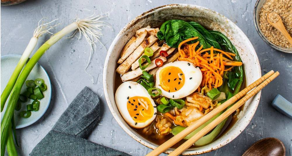 Ramen har tatt hele verden med storm. Les den spennende historien bak denne ikoniske japanske matretten