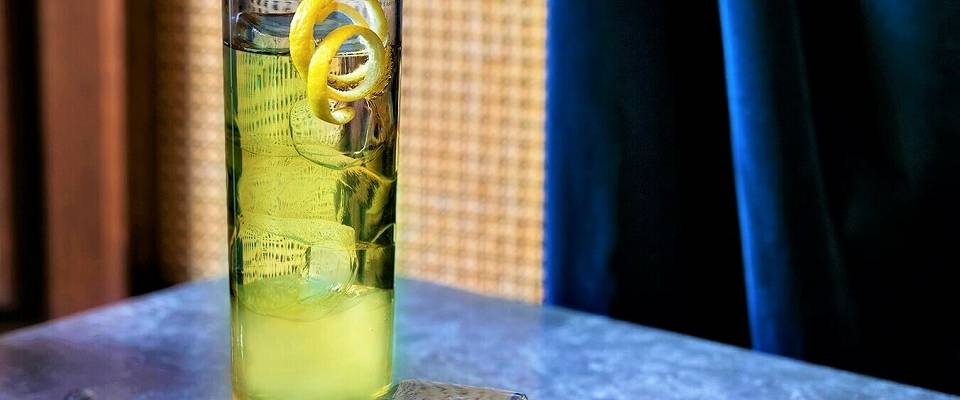 Du kan fint lage en drink med to ingredienser. Denne gir maks uttelling