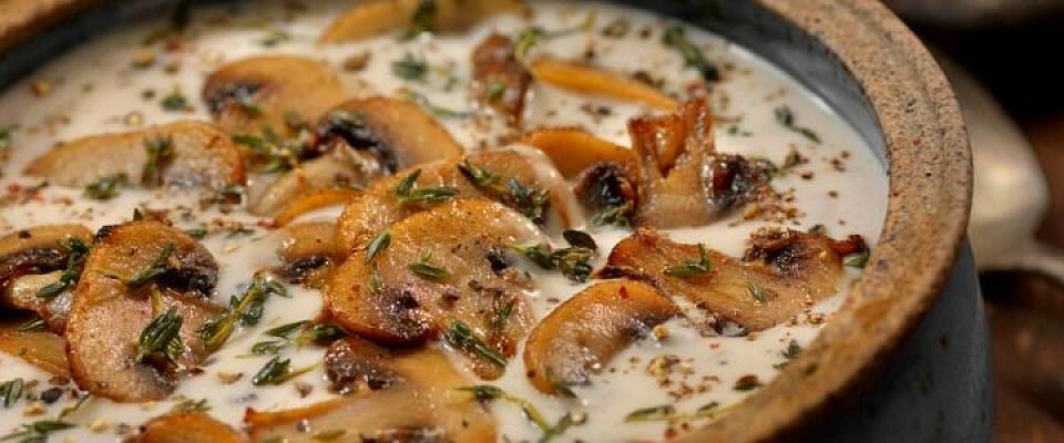 Har du plukket sopp, lag denne herlig soppsuppevrien med løk