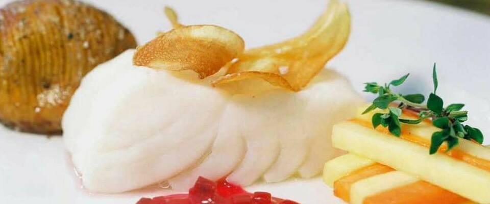 Få ting smaker bedre enn dampet kveite med syrlige rotgrønnsaker og fondantpoteter