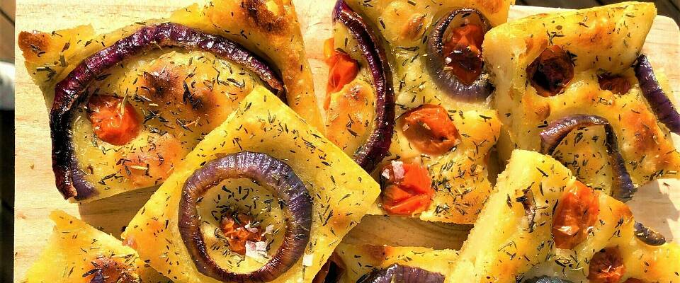 Focaccia Pugliese gir deg alt det du liker best i en munnfull