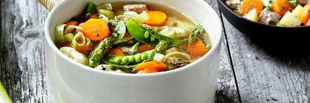 Denne suppa både varmer og skaper farge på middagsbordet