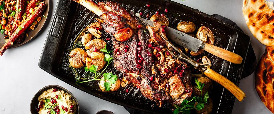 Påskens lammestek lager du enkelt på grillen