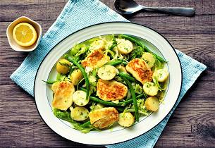 Vegetarisk Nice-salat med halloumi