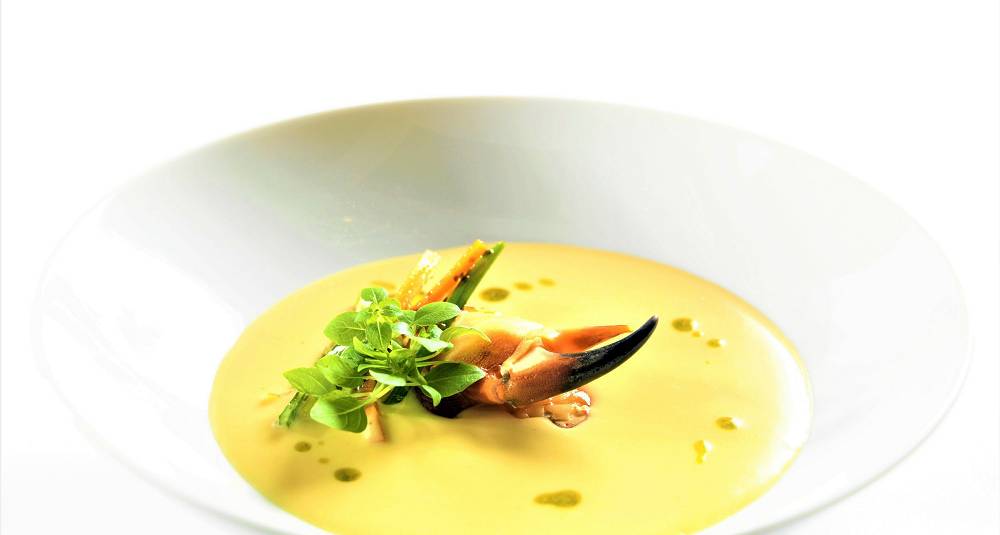 Krabbesuppe med urteolje