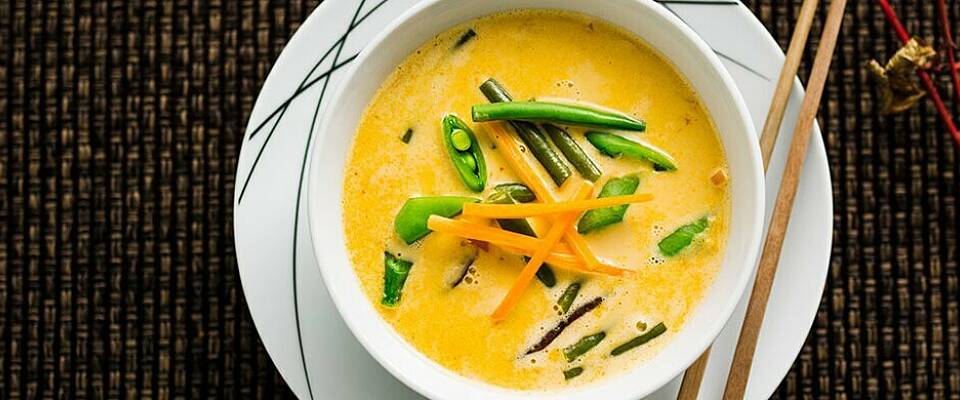 By på en hot og fyldig suppe som søndagsmiddag