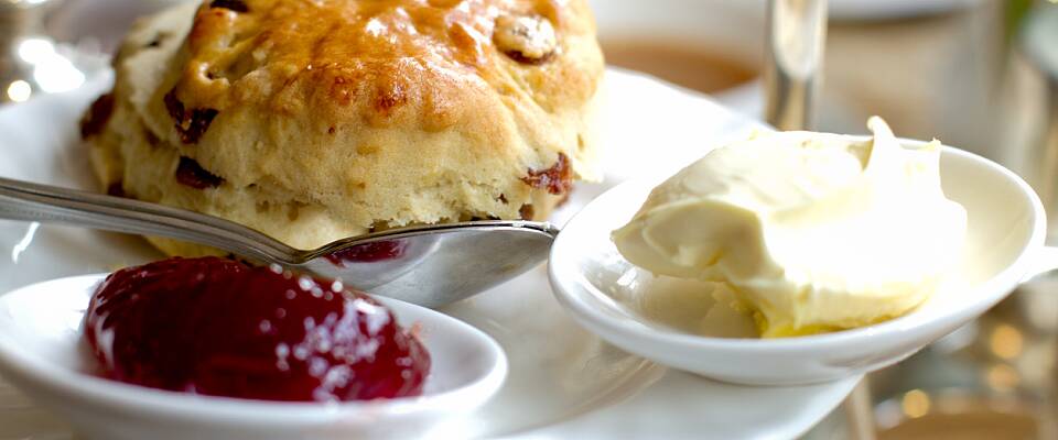 Skal du servere ekte afternoon tea, må du ha clotted cream