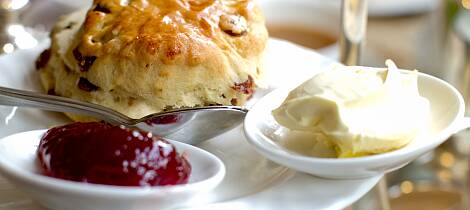 Skal du servere ekte afternoon tea, må du ha clotted cream