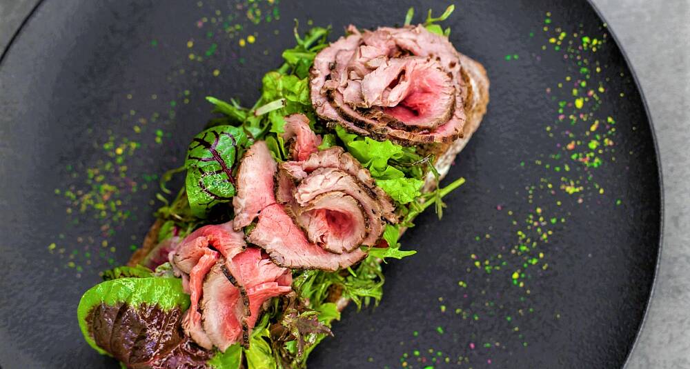 Biffsmørbrød på italiensk er populært på en fredag