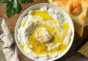 Labneh libanesisk ferskost av yoghurt