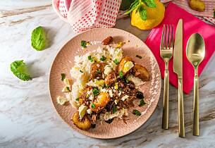 Gresk lammegryte med  mynte, sitron og feta Gresk lammegryte med  mynte, sitron og feta