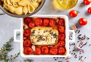 Pasta med bakt tomat og feta