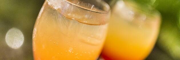 Slik lager du  drinkklassikeren Tequila Sunrise