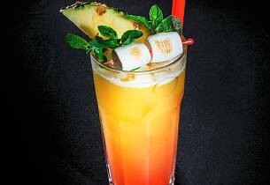 Liker du smaken av pina colada - altså rom, ananas og kokos, er dette drinken for deg
