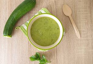 Squashsuppe kan serveres varm eller kald - perfekt sommermat