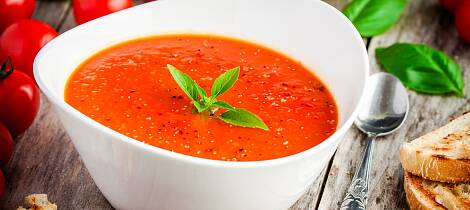 Gazpacho er med god grunn populær i heten i Spania: grønnsakssuppen serveres nemlig kald